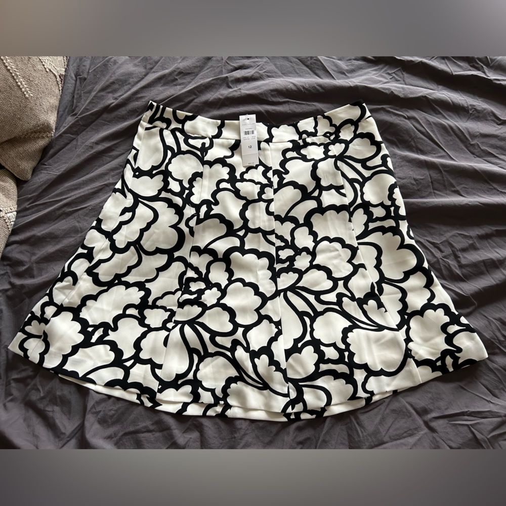 NWT Black and white patterned Ann Taylor skirt